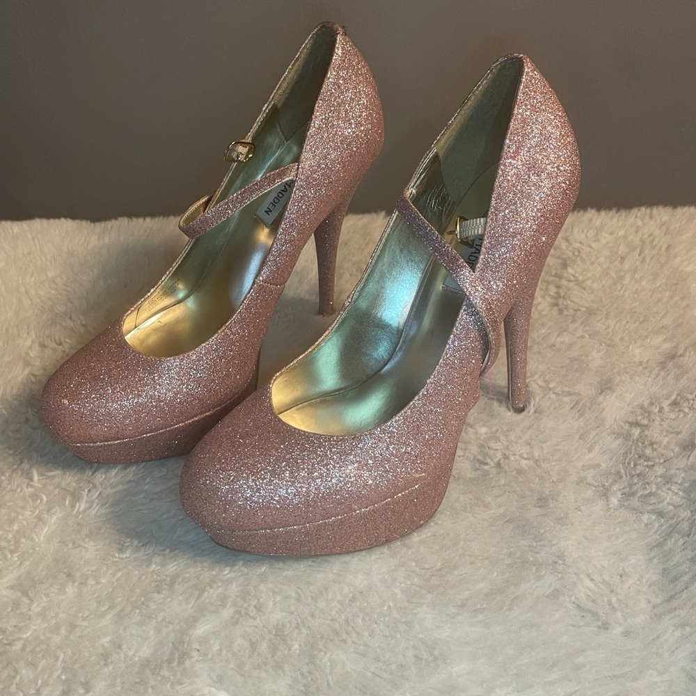 Glitter in pinks! Steven madden size 8.5